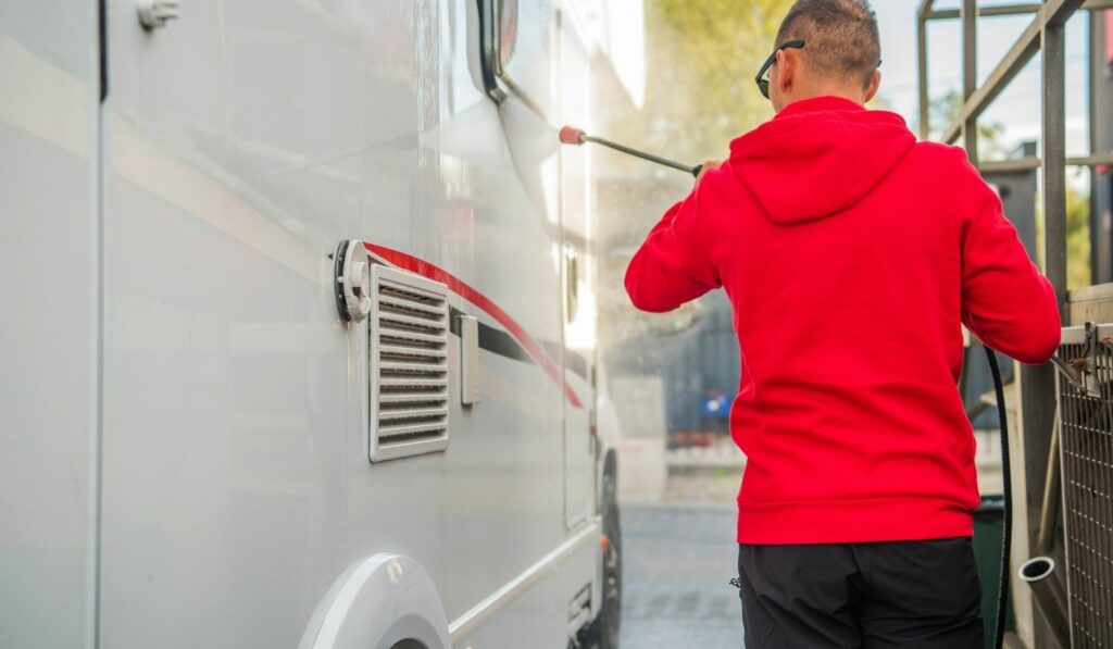 Camping Außenreinigung